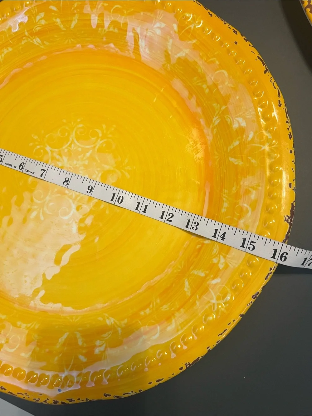 EUC set of 4 Vibrant Yellow Melamine large serve ware pieces 2 Plates & 2 Bowls